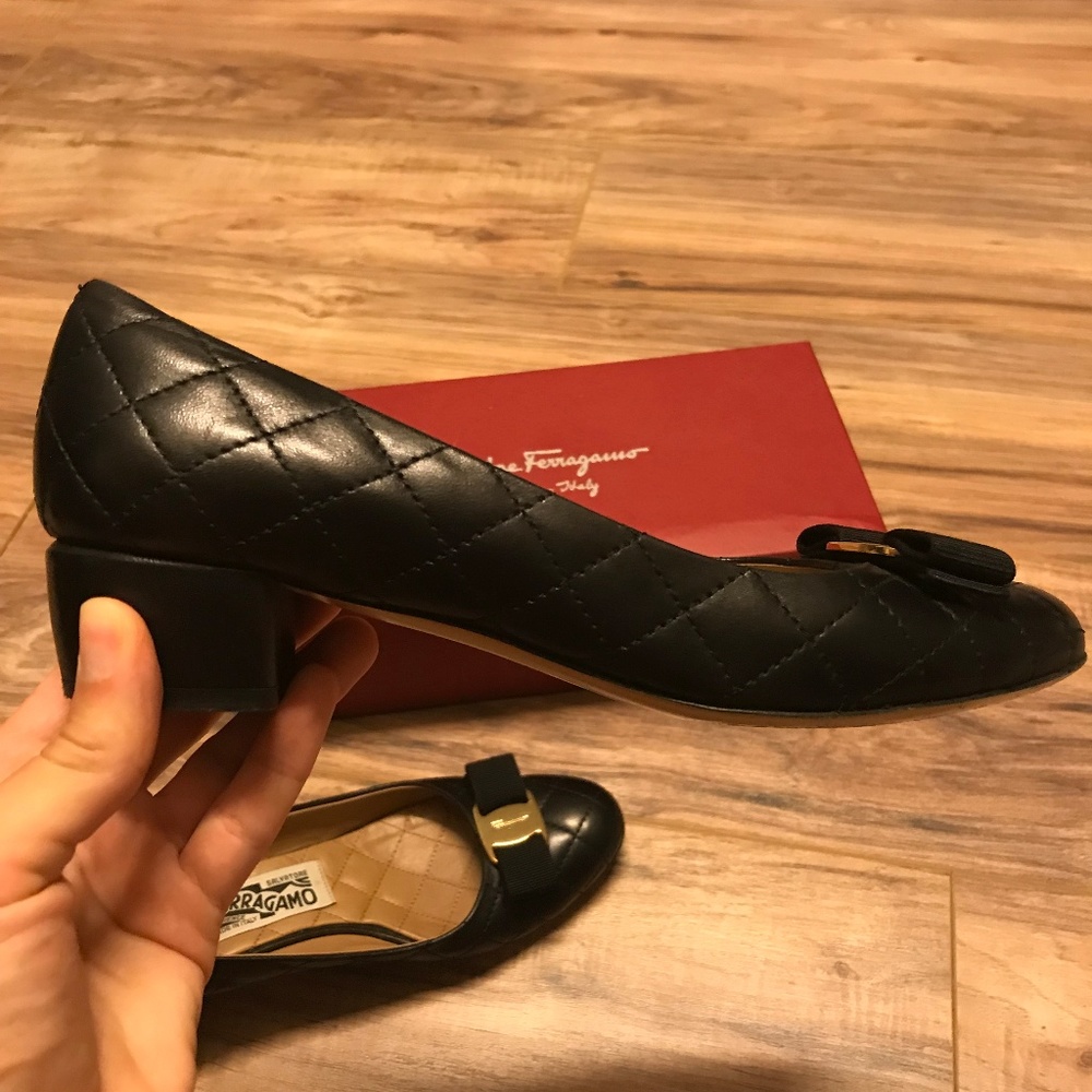 SALVATORE FERRAGAMO Vara bow Q Pump size 7,5 - Picture 4 of 8